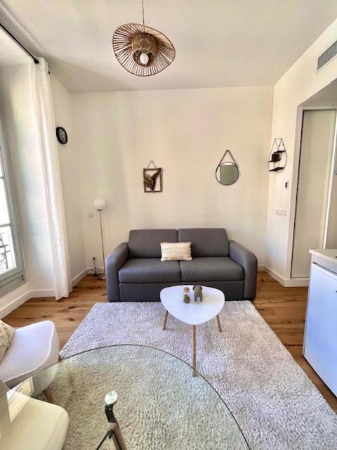 Studio Moderne, Centre